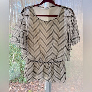 Banana Republic M gray, tan-white top. Butterfly sleeve silky sheer top lining.